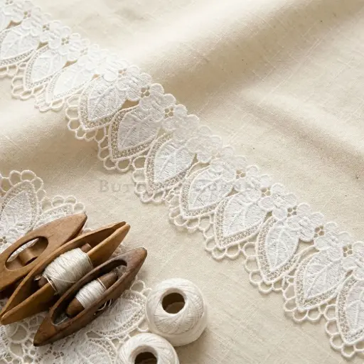 [17765-5 WHITE] One Side Border Shuttle Lace