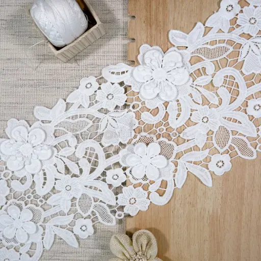 [SHTL410 WHITE] Floral Design Applique Shuttle Lace