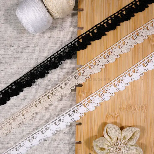 One Side Border Shuttle Lace with Floral Edge