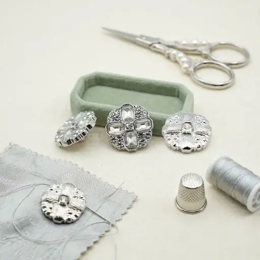 [62151 SILIVERY MATT] Sparkling Floral Cluster Design Rhinestone Button  