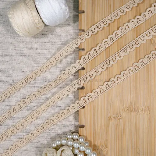 [CRL391 OFF WHITE] One Side Border Crochet Lace