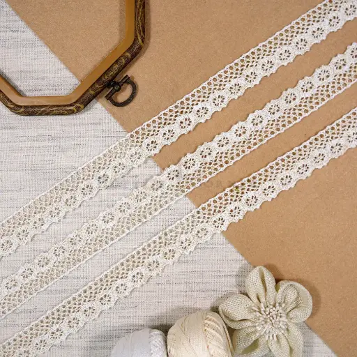[CRL436 WHITE GOLD] One Side Border Metallic Yarn Crochet Lace