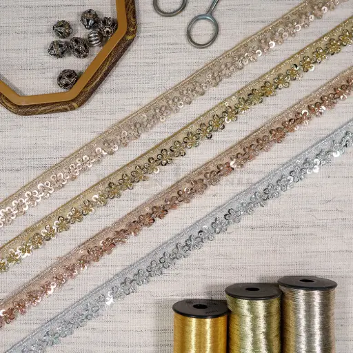 Floral Pattern Metallic Yarn, Decorative Sequence, Glass Beads, Fancy Lace