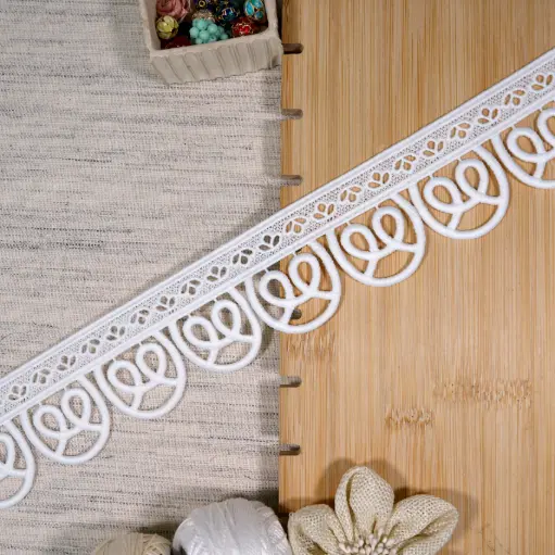 [12751-5 WHITE] One Side Border Scalloped Edge Shuttle Lace
