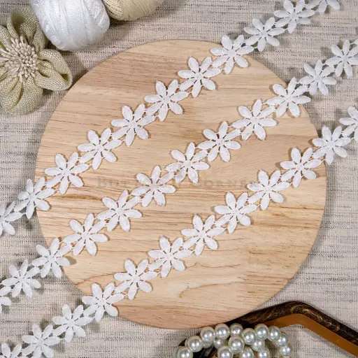 [14188 WHITE] Blooming Flower Style Shuttle Lace
