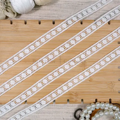 [16486 WHITE] Double Side Border Shuttle Lace