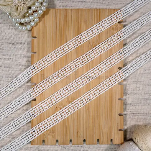 [16537 WHITE] Double Side Border Shuttle Lace