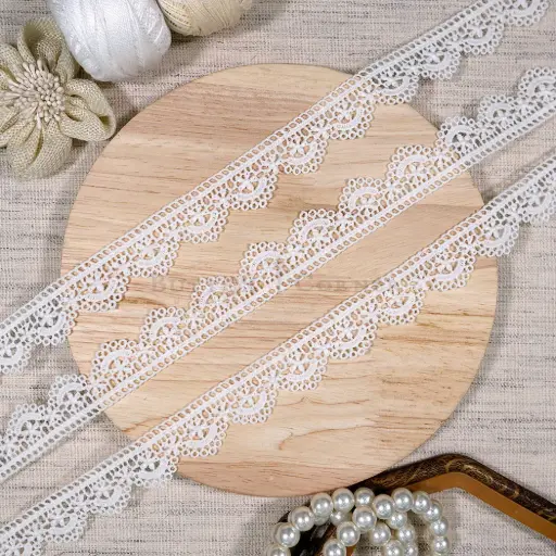 [16867 WHITE] One Side Border Scallop Edge Shuttle Lace