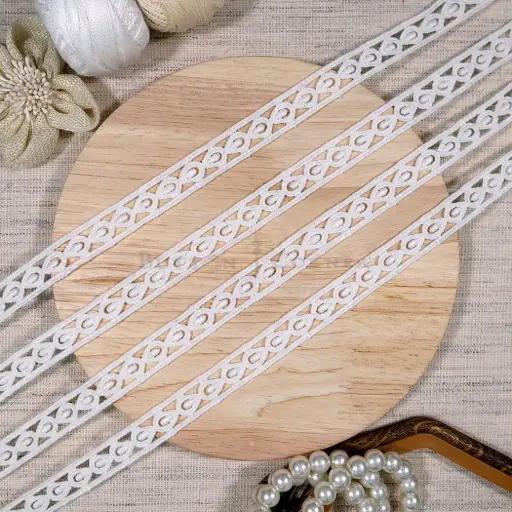 [17285 WHITE] Double Side Border Shuttle Lace