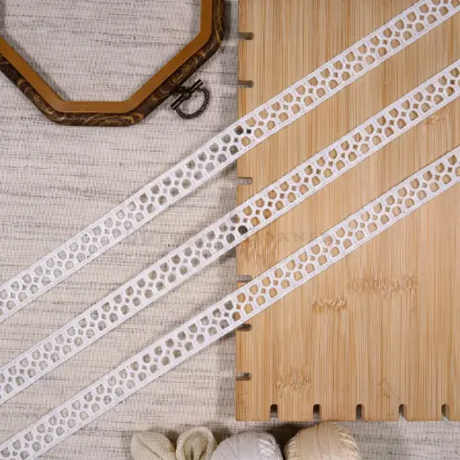 [20914 WHITE] Double Side Border Shuttle Lace