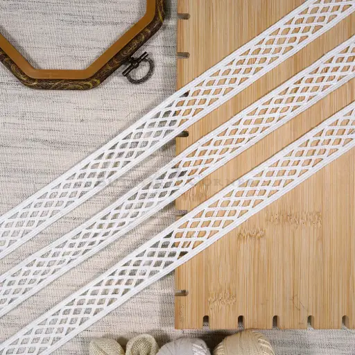 [23918 WHITE] Double Side Border Shuttle Lace