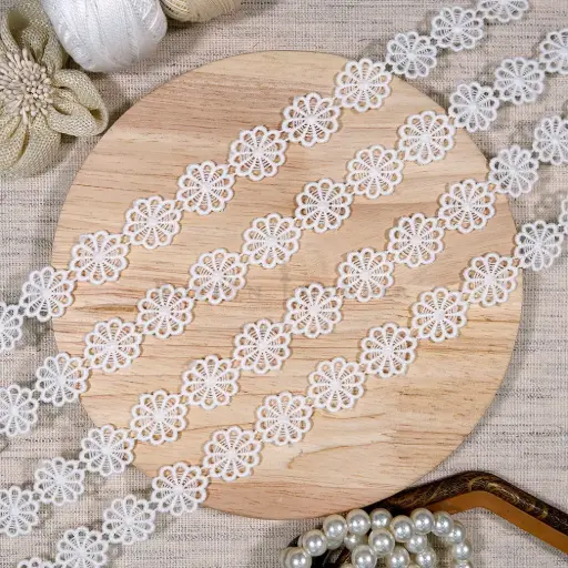 [24107 WHITE] Floral Pattern Shuttle Lace