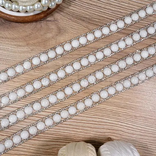 [SN1022-6 WHITE] Fancy Pearl & Rhinestone Fancy Stick-on Lace