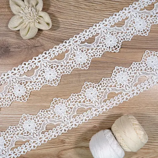 [ALN519 WHITE] One Side Border Scallop Edge Shuttle Lace