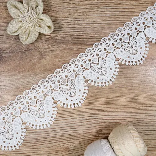 [ALN521 WHITE] Scallop Edge with Side Border Shuttle Lace