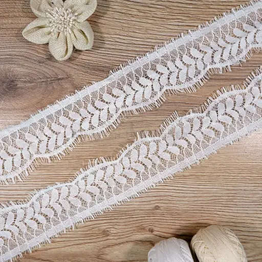 [JC20070 WHITE] Ethereal Heirloom Scalloped Edging Chantilly Lace