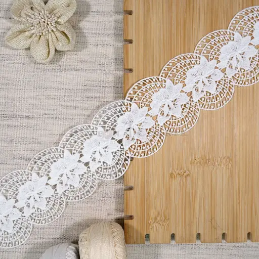 [30475-7 WHITE] Openwork Floral Pattern Shuttle Lace