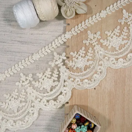 [NL293 OFF WHITE] One Side Border Blossom Design Embroidery Net Lace