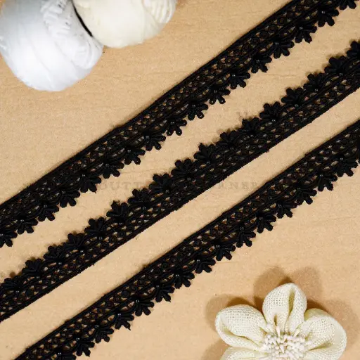 [MYB903 PEARL] Floral Edge Pattern Border Shuttle Lace In Pearl 