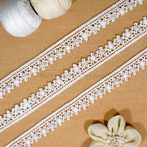 [16174 PEARL WHITE] One Side Border Shuttle Lace with Pearl