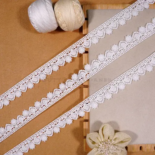 [A6783 WHITE] Scallop Edge Side Border Shuttle Lace