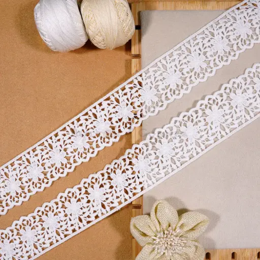[H3603 WHITE] Blossom Design Side Border Shuttle Lace