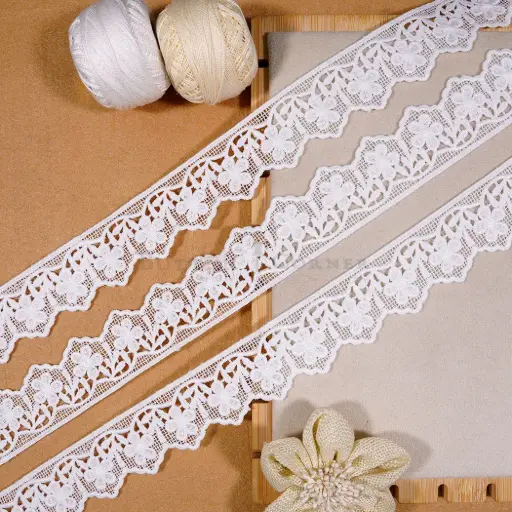 [H3606 WHITE] Floral Scallop Edge Shuttle Lace