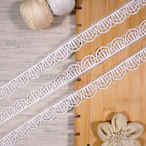 [AL2098 WHITE] Scallop Edge Side Border Shuttle Lace