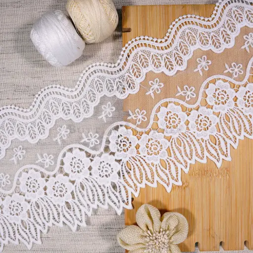 [A6860 WHITE] Geometric Design Scallop Edge Net Lace