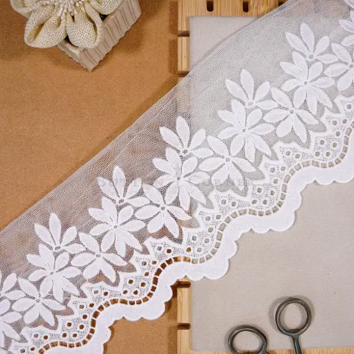 [NL301 WHITE] Scallop Border with Floral Pattern Net Lace