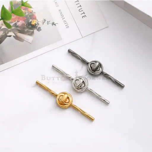 Twisted Rope Bar, Heart Lock Core Toggle Button