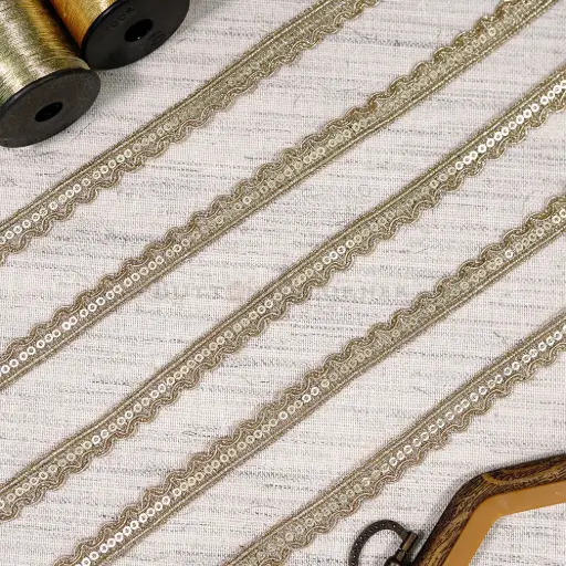 [MYB998 GOLD] Sequence Accent Wave Border Fancy Metallic Yarn Lace