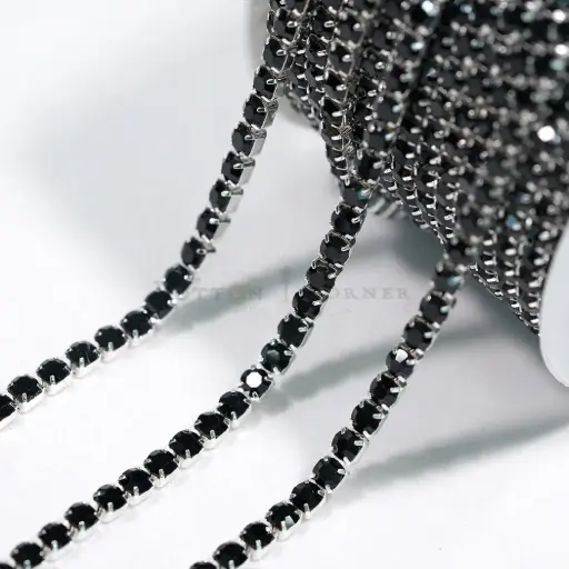 [MFC18/SS18 NONTOXIC JET] Nontoxic-White Base Four Claws in Deep Gemstone Cup-Chain