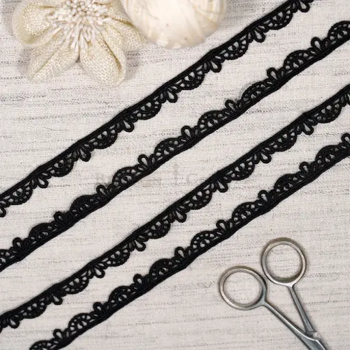 [ALN556 BLACK] One Side Border Scallop Edge Shuttle Lace