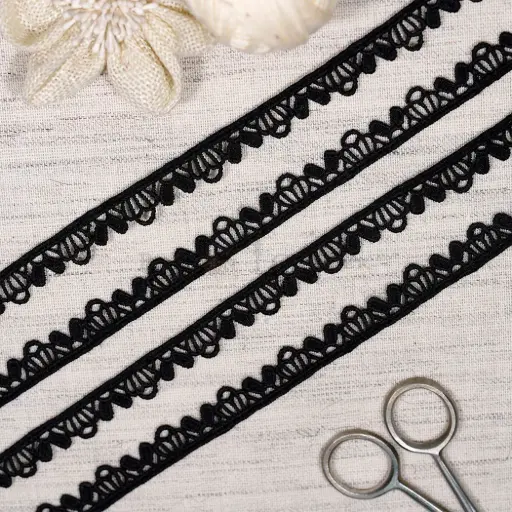 [ALN557 BLACK] One Side Border Shuttle Lace