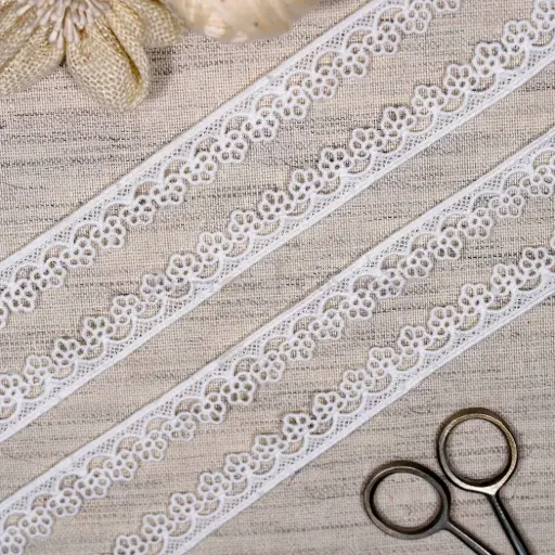 [ALN588 WHITE] One Side Border Shuttle Lace with Floral Edge