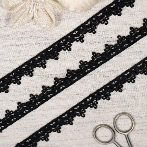 [ALN590 BLACK] One Side Border Shuttle Lace