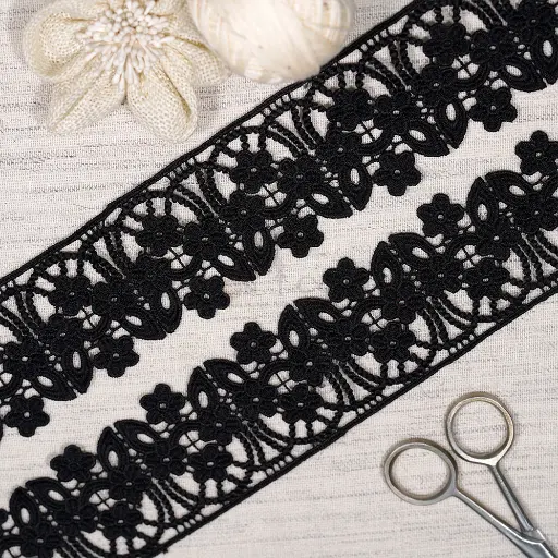 [ALN592 BLACK] Geometric Floral Design Side Border Shuttle Lace