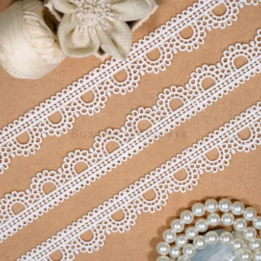 [85096-3 WHITE] Side Border with Scallop Edge Shuttle Lace