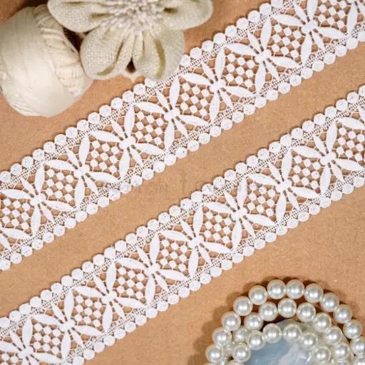 [17840-4 WHITE] Geometric Centre Design Dual Border Shuttle Lace
