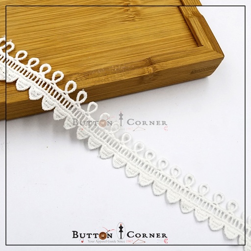[D7402 WHITE] One Side Border Shuttle Lace