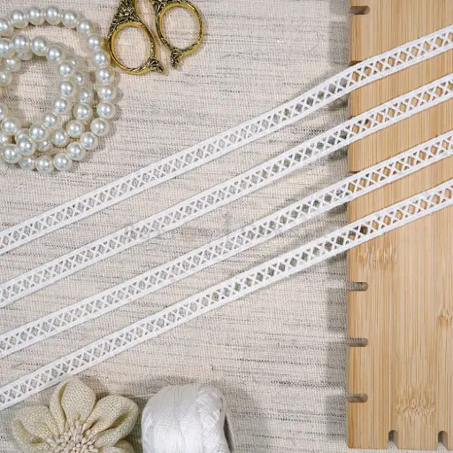 Double-Side Border Crisscross Shuttle Lace