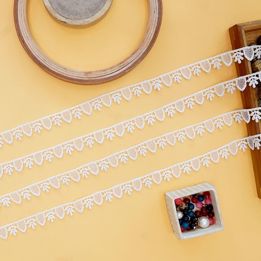 [MYB682 OFF WHITE] One Side Border Shuttle Lace