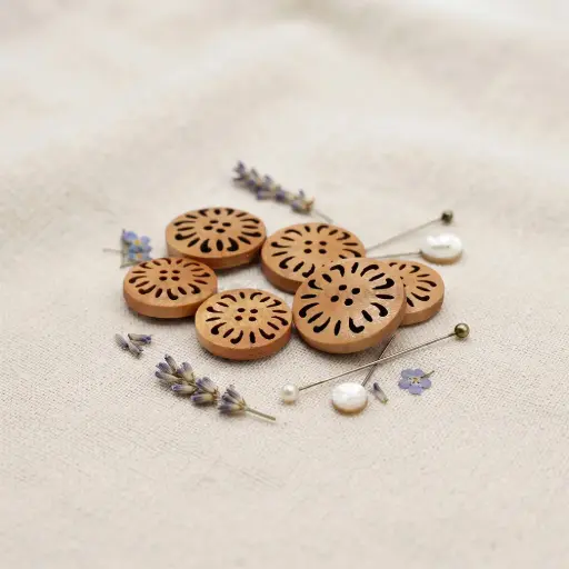 Cutwork Design 4 Hole Wooden Button