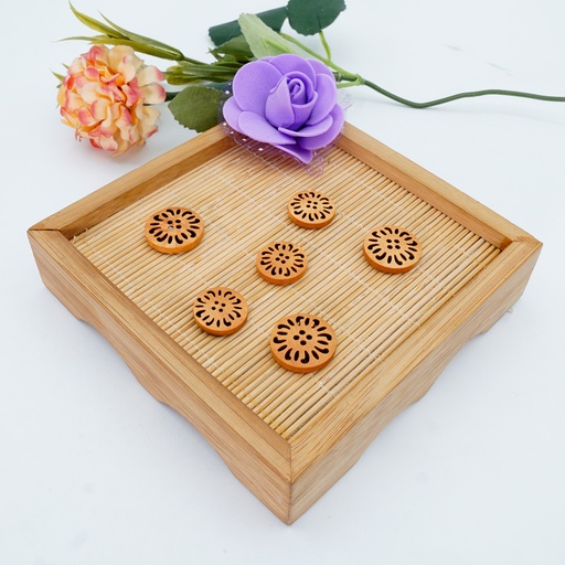 Cutwork Design 4 Hole Wooden Button