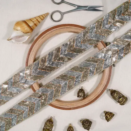 [GOTL114 SILVER GOLD] Geometric Pattern Fancy Gota Lace