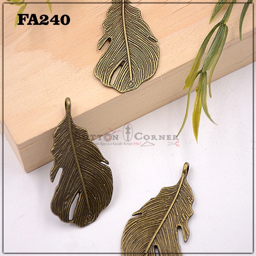 [FA240 ANTIQUE BRASS] Feather Pendant