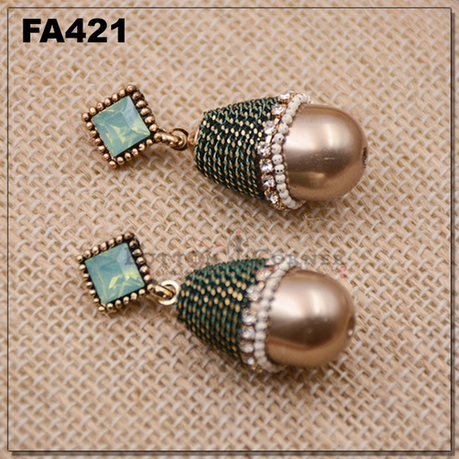 Design Charm With Rhombus Shape Stone
