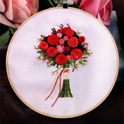 [N1033 MULTI] Red Rose Bouquet Embroidery Kit