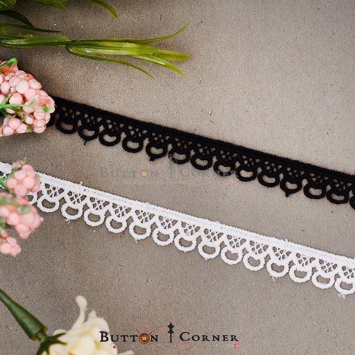One Side Border Shuttle Lace